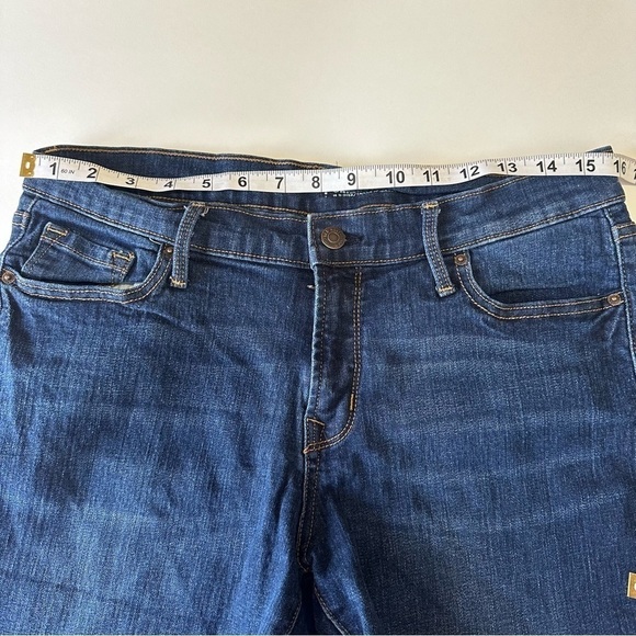 Old Navy Women’s Jean Shorts Denim Midi 10 Stretch 5” DIY Cut Offs Medium Wash - Picture 8 of 10